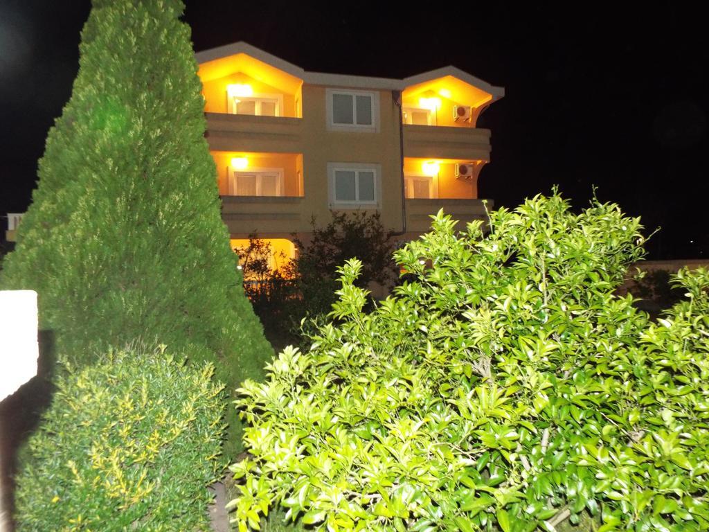 Apartments Old Olive Bar Esterno foto